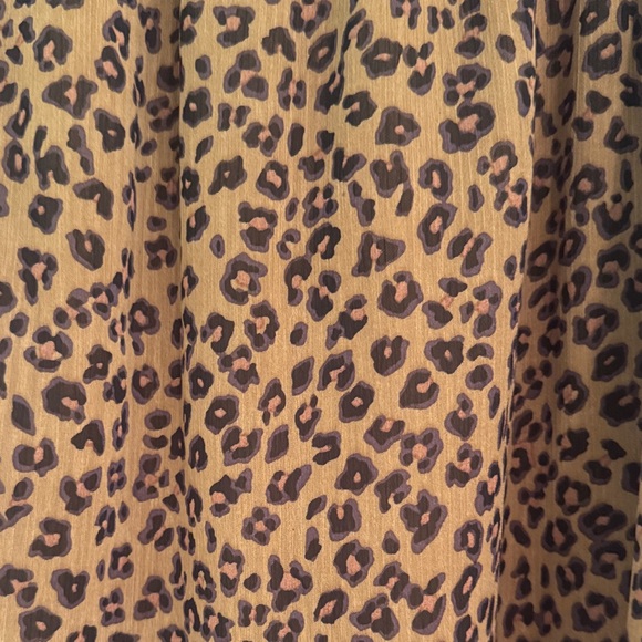 CeCe Brown Leopard Print Top - Picture 4 of 5